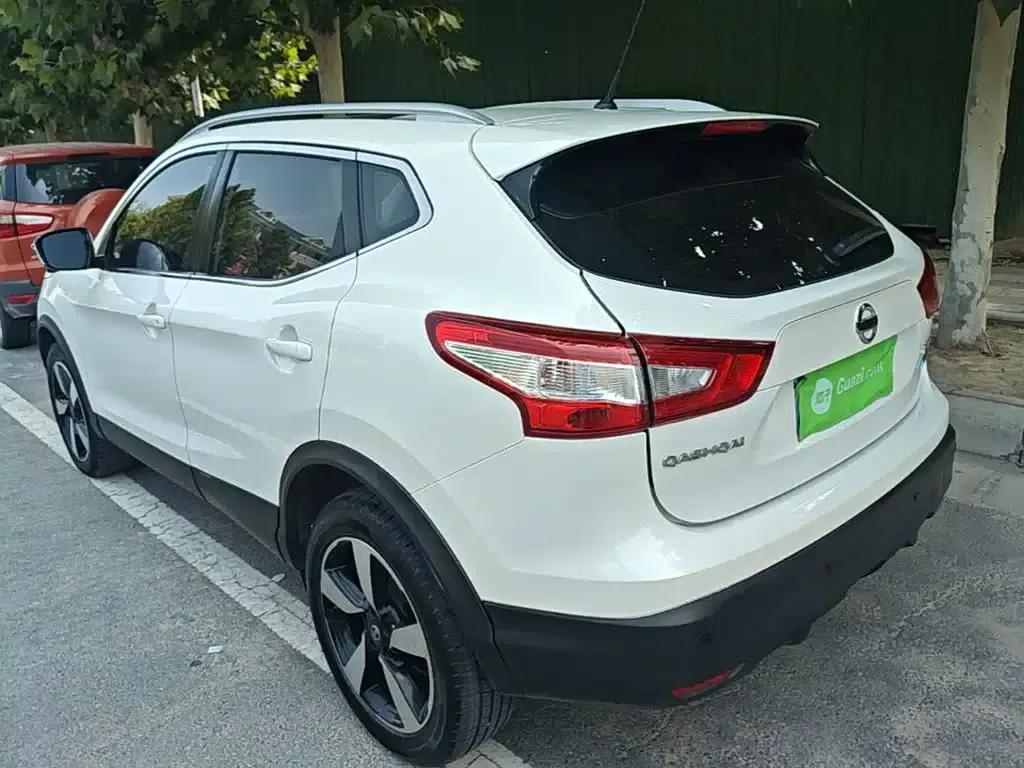 Nissan Qashqai 2016 2.0L CVT Luxury Edition — миниатюра 5