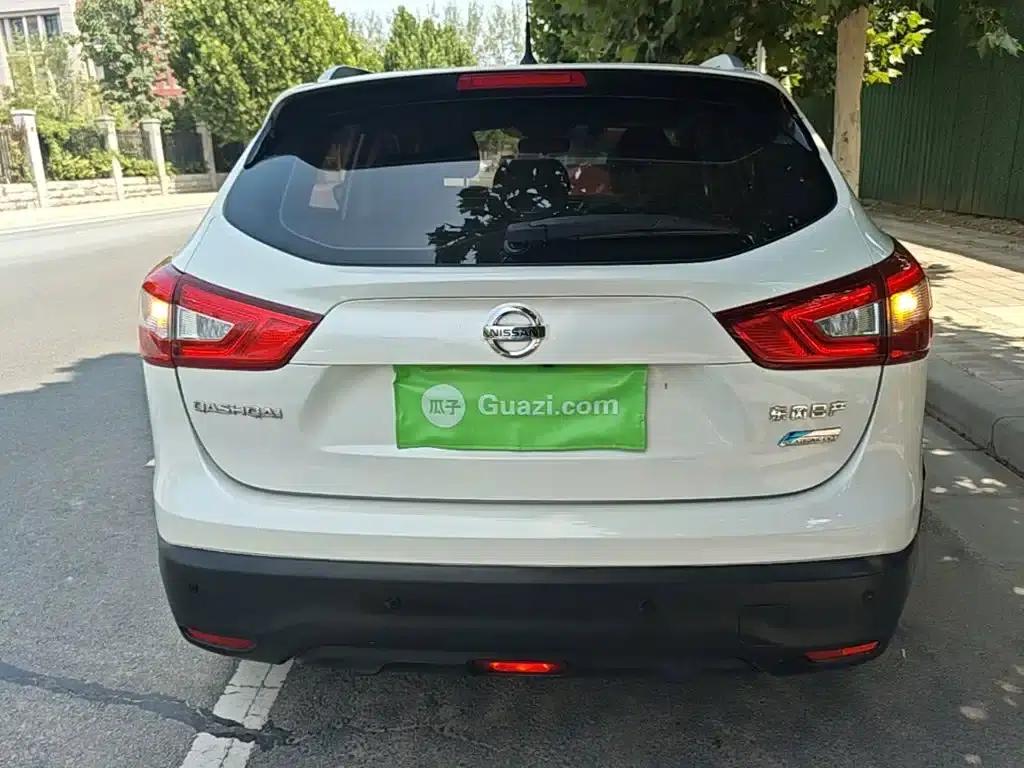 Nissan Qashqai 2016 2.0L CVT Luxury Edition — миниатюра 6