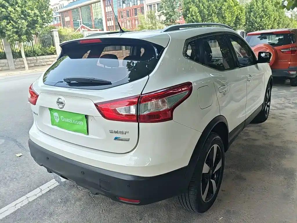 Nissan Qashqai 2016 2.0L CVT Luxury Edition — миниатюра 7