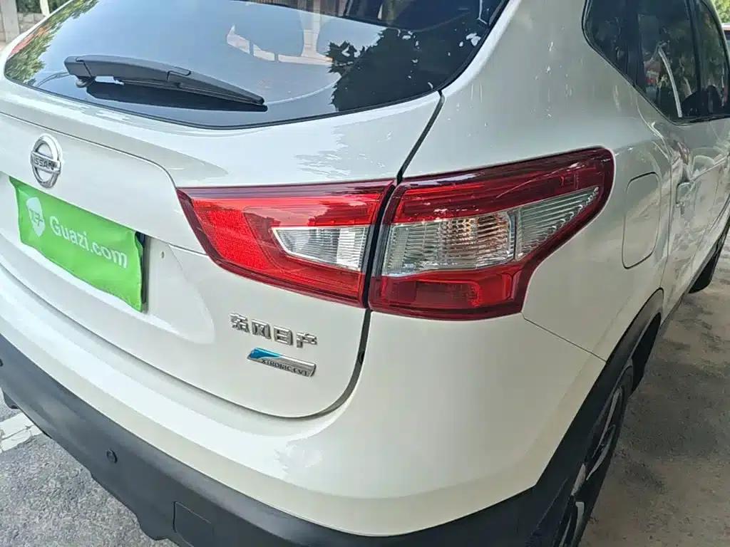 Nissan Qashqai 2016 2.0L CVT Luxury Edition — миниатюра 8