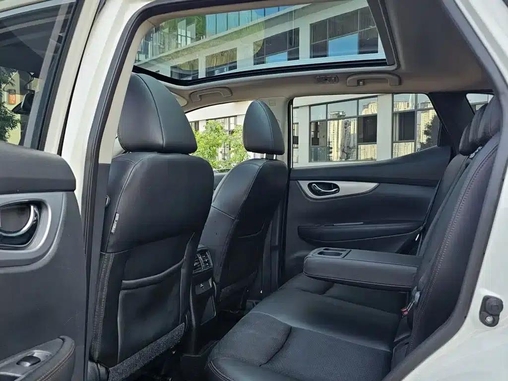 Nissan Qashqai 2019 2.0L CVT Luxury Edition — миниатюра 11
