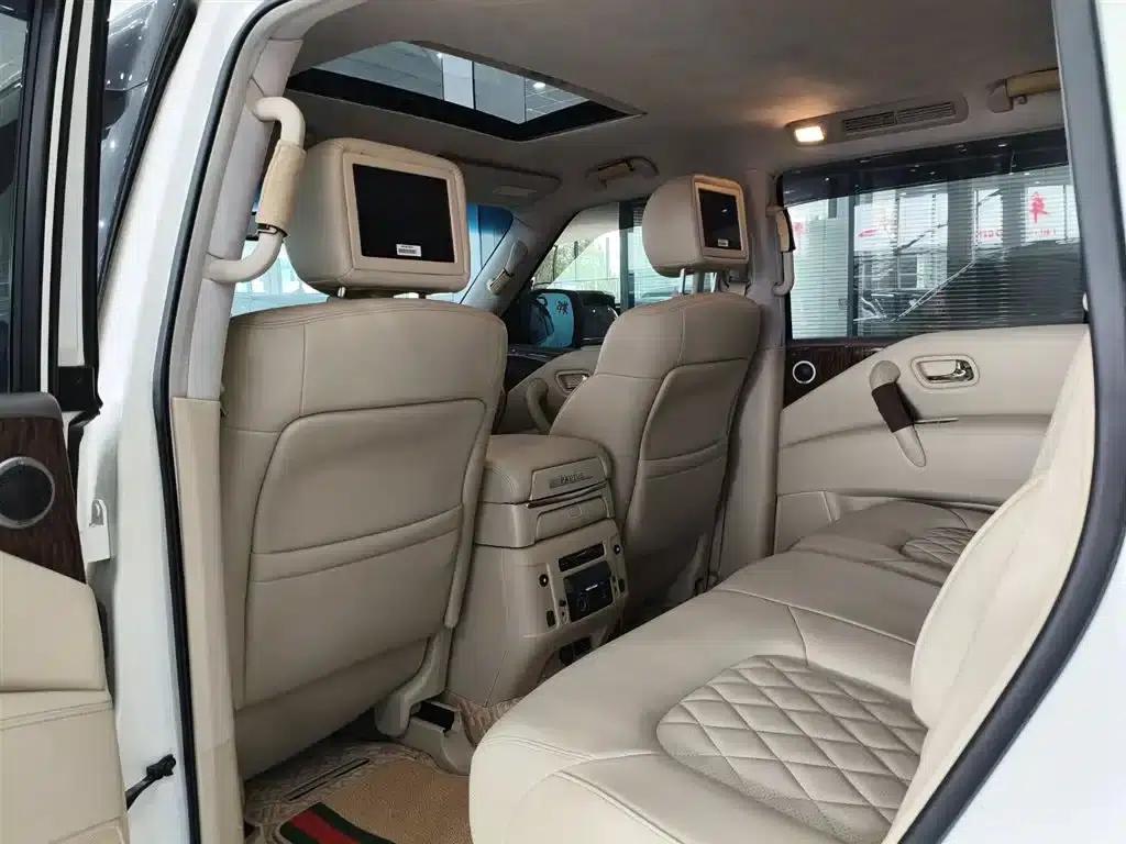 Nissan Patrol 2018 5.6L Standard Edition — миниатюра 15
