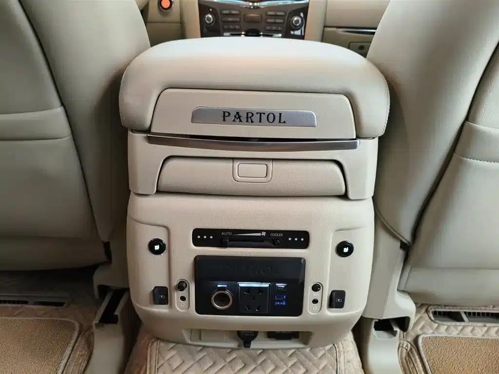 Nissan Patrol 2018 5.6L Standard Edition — миниатюра 16