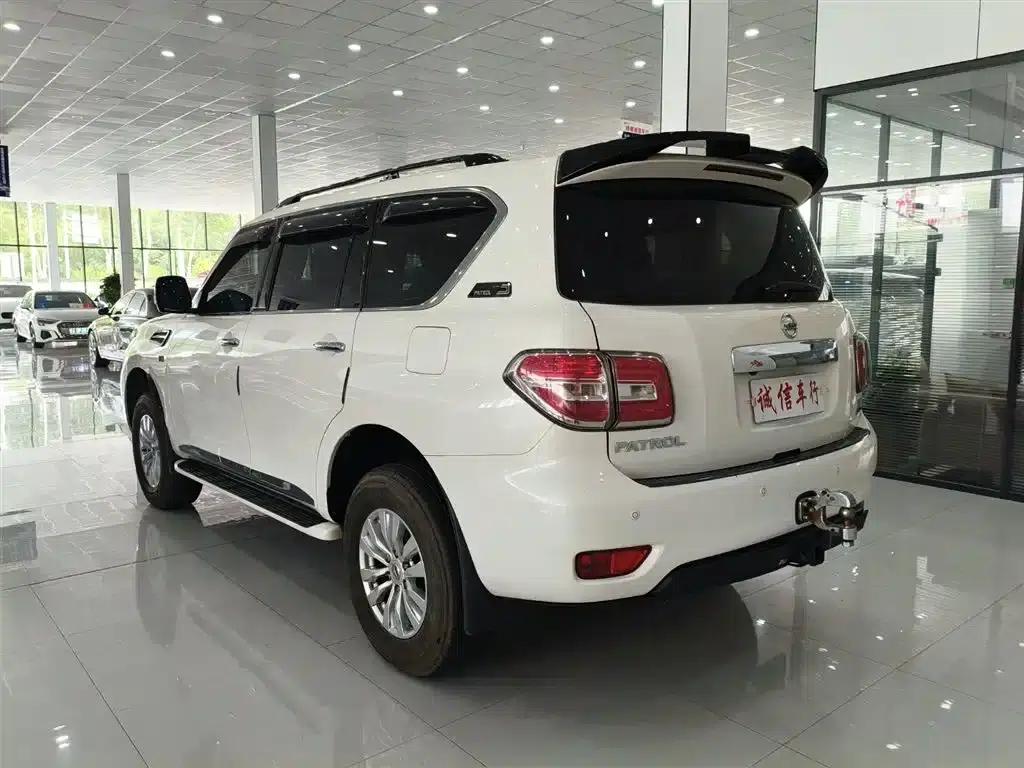 Nissan Patrol 2018 5.6L Standard Edition — миниатюра 6