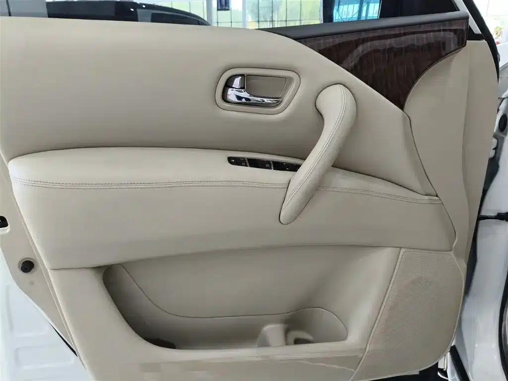Nissan Patrol 2018 5.6L Standard Edition — миниатюра 7
