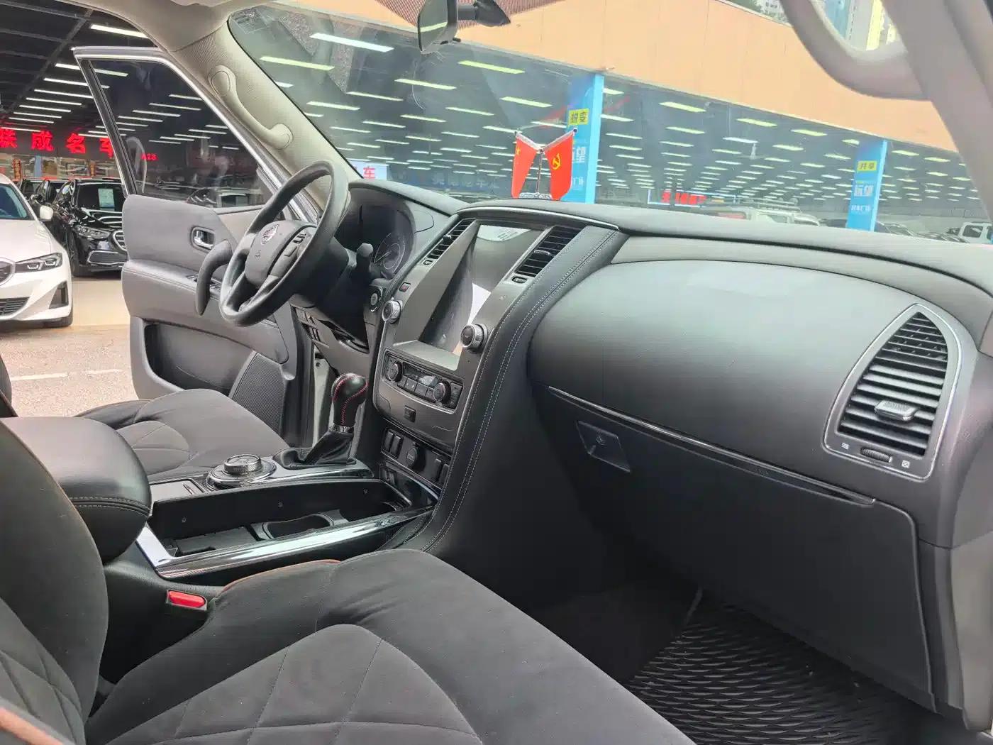 Nissan Patrol 2018 4.0L Flagship Edition — миниатюра 14