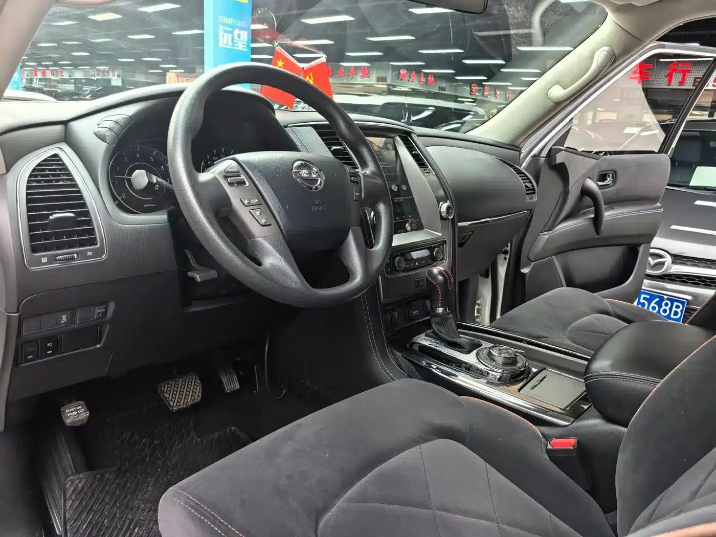 Nissan Patrol 2018 4.0L Flagship Edition — миниатюра 8