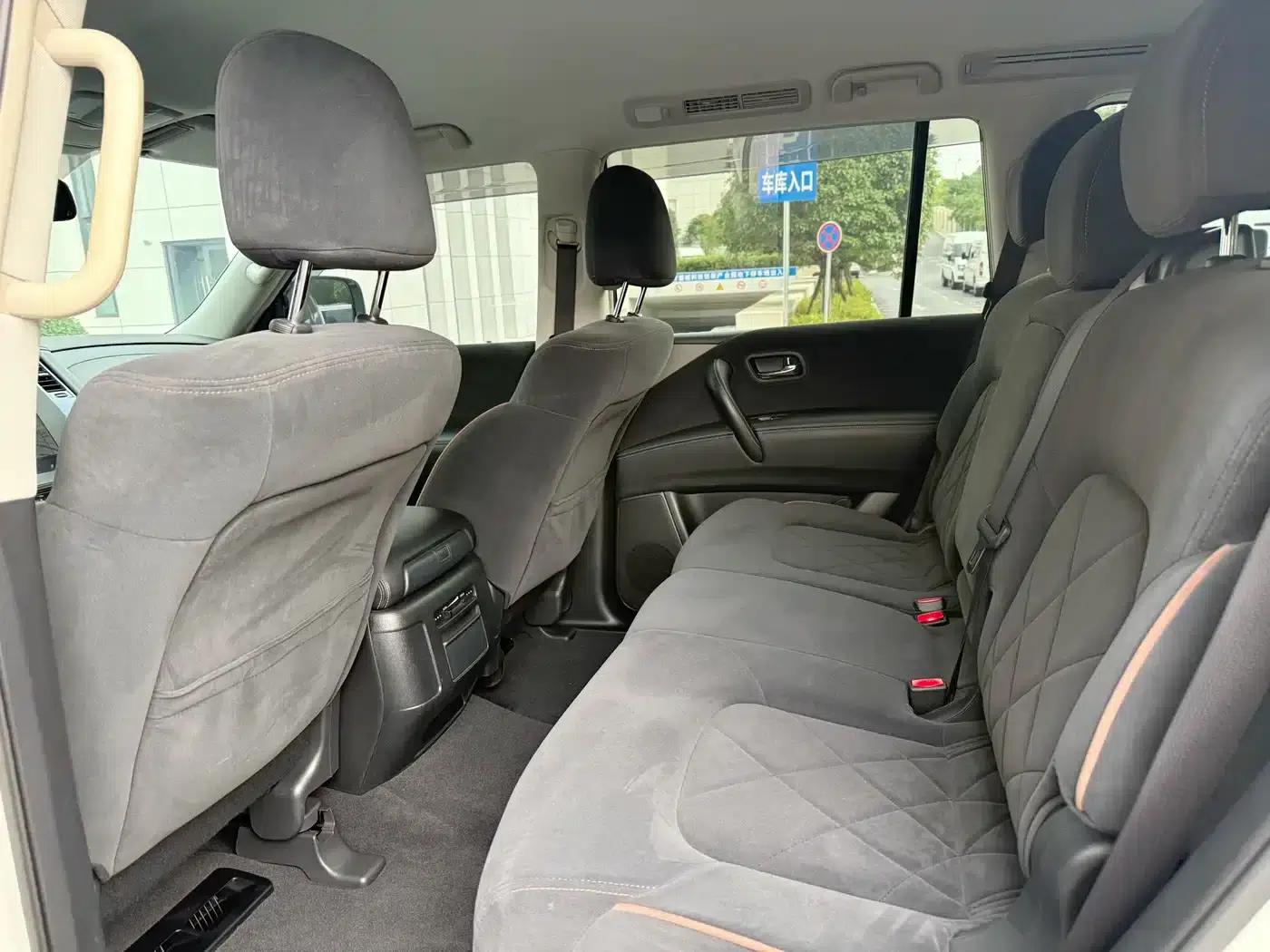 Nissan Patrol 2018 4.0L Leader Edition — миниатюра 11