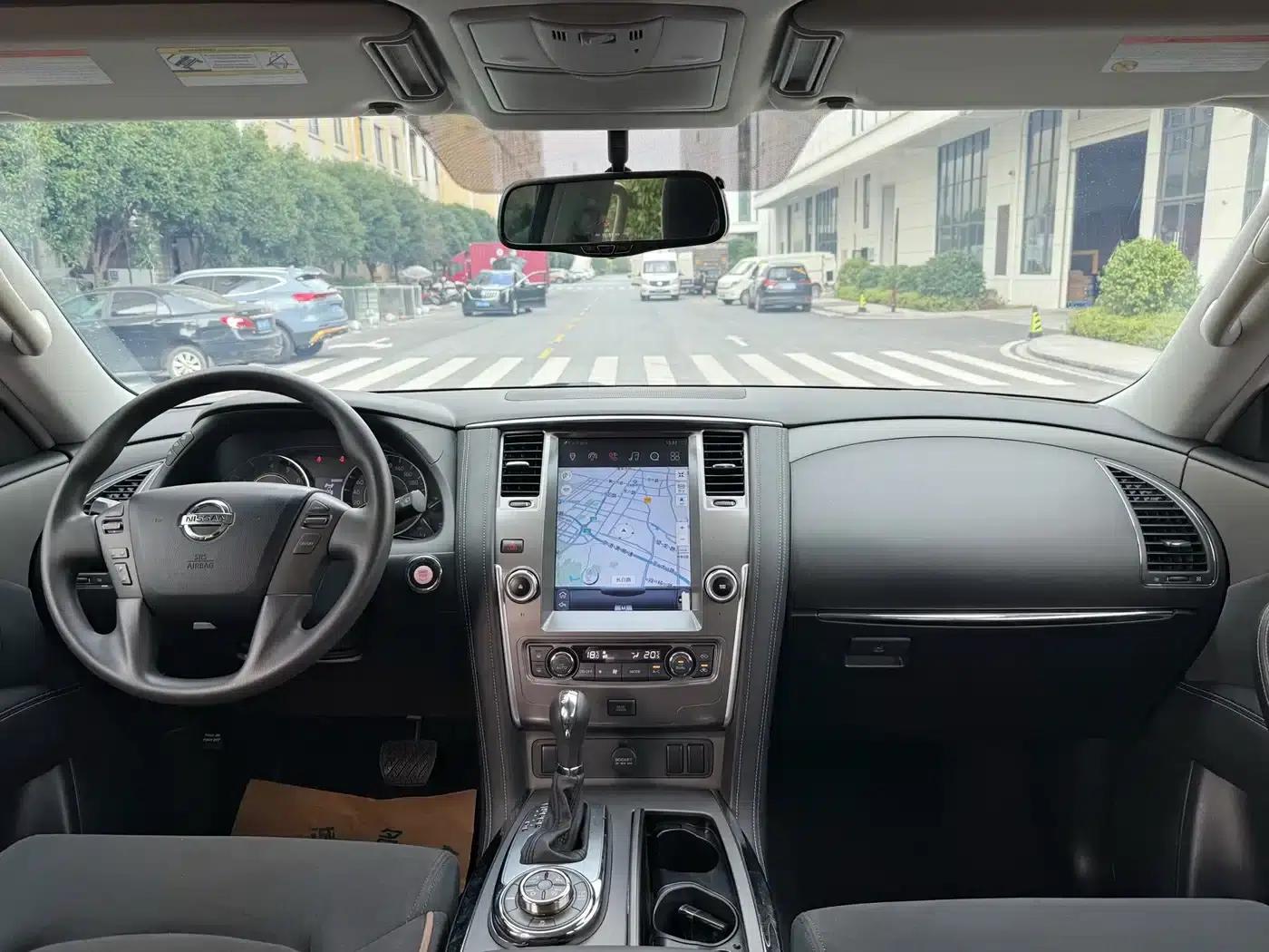 Nissan Patrol 2018 4.0L Leader Edition — миниатюра 14