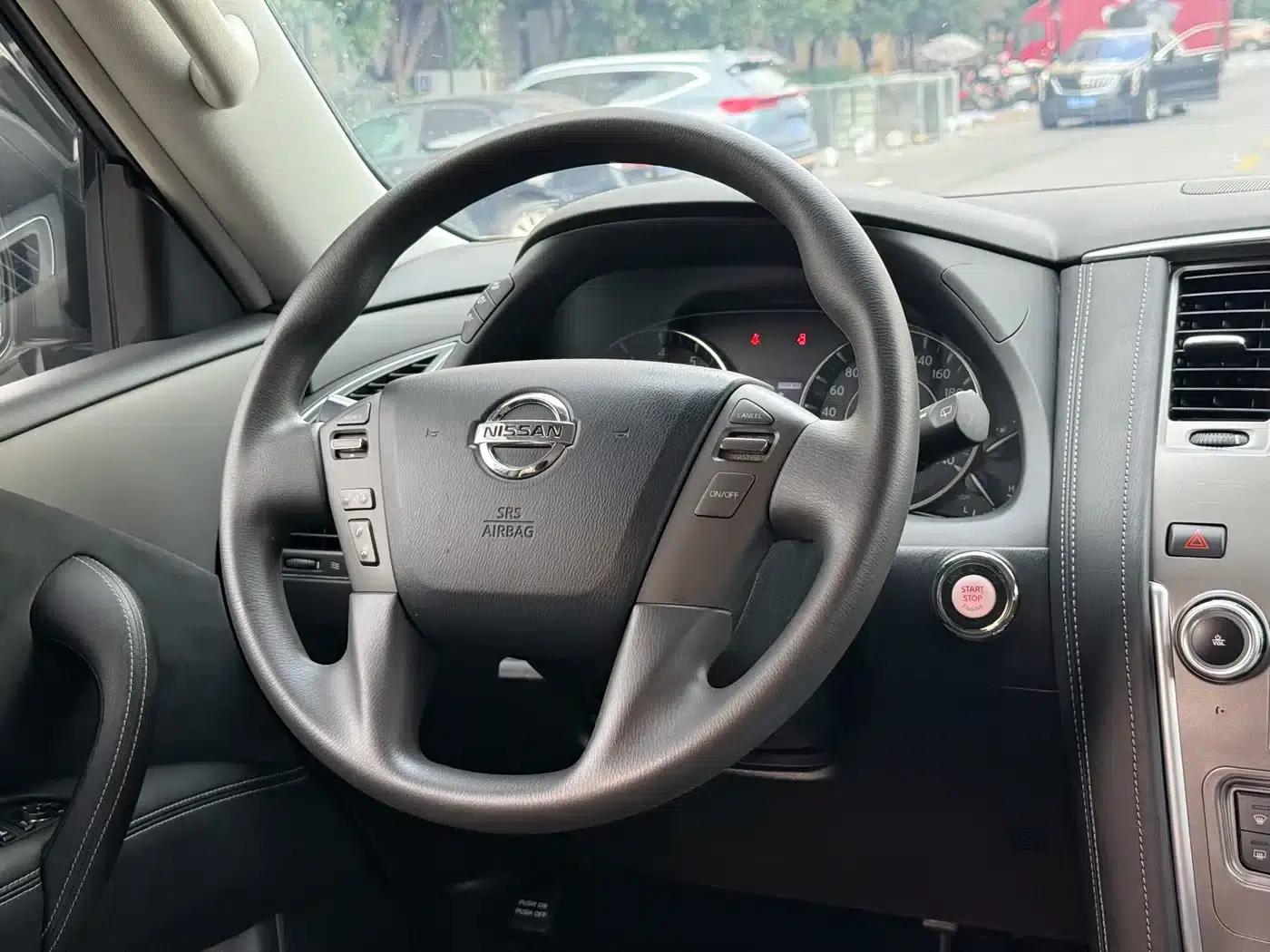 Nissan Patrol 2018 4.0L Leader Edition — миниатюра 15