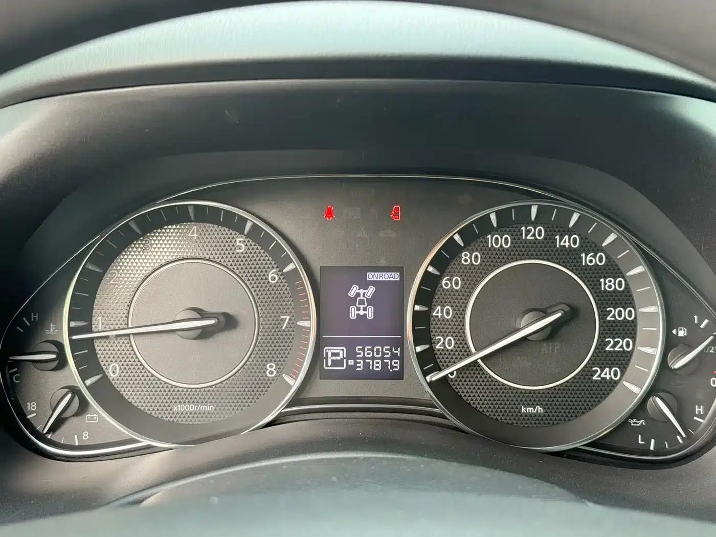 Nissan Patrol 2018 4.0L Leader Edition — миниатюра 16