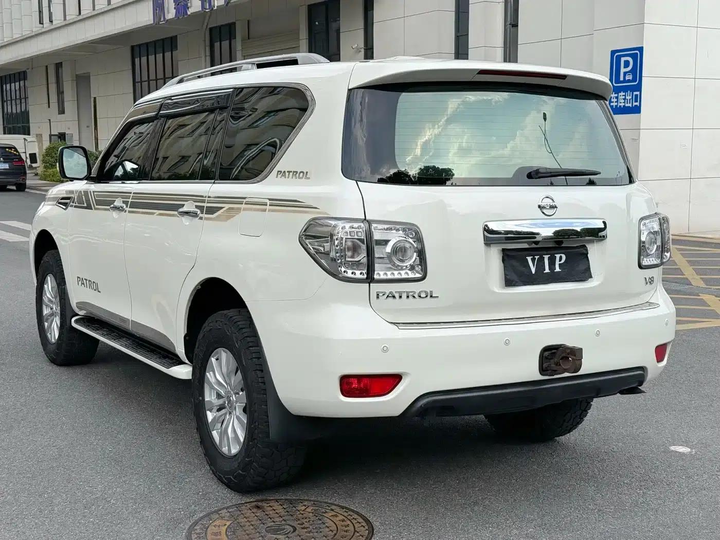 Nissan Patrol 2018 4.0L Leader Edition — миниатюра 8