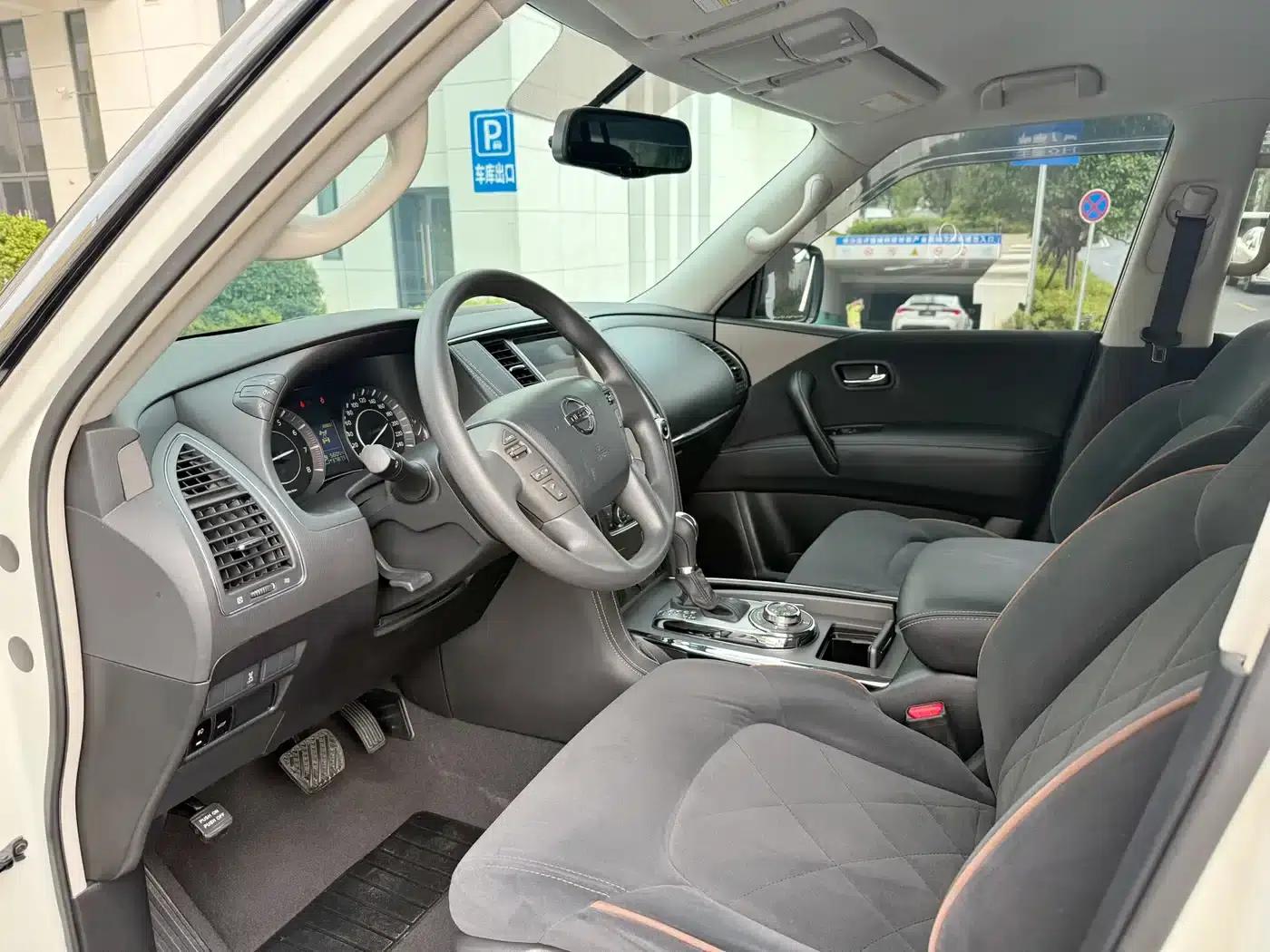 Nissan Patrol 2018 4.0L Leader Edition — миниатюра 9