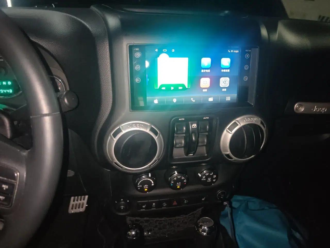 Jeep Wrangler 2012 3.6L Sahara Four-Door Edition — миниатюра 13