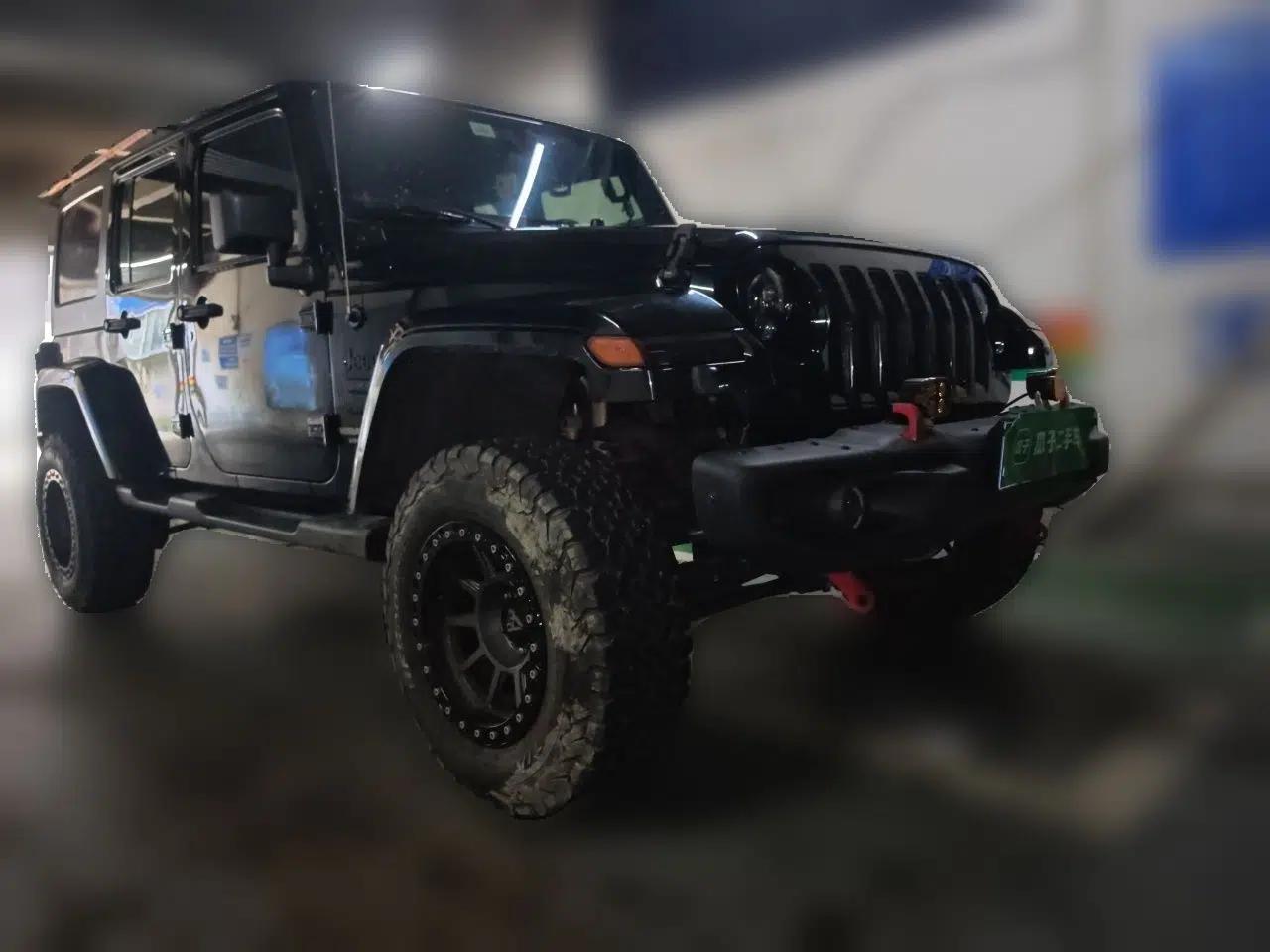 Jeep Wrangler 2012 3.6L Sahara Four-Door Edition — миниатюра 3