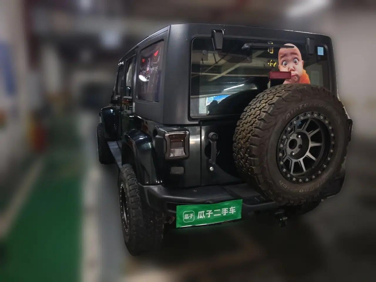 Jeep Wrangler 2012 3.6L Sahara Four-Door Edition — миниатюра 4