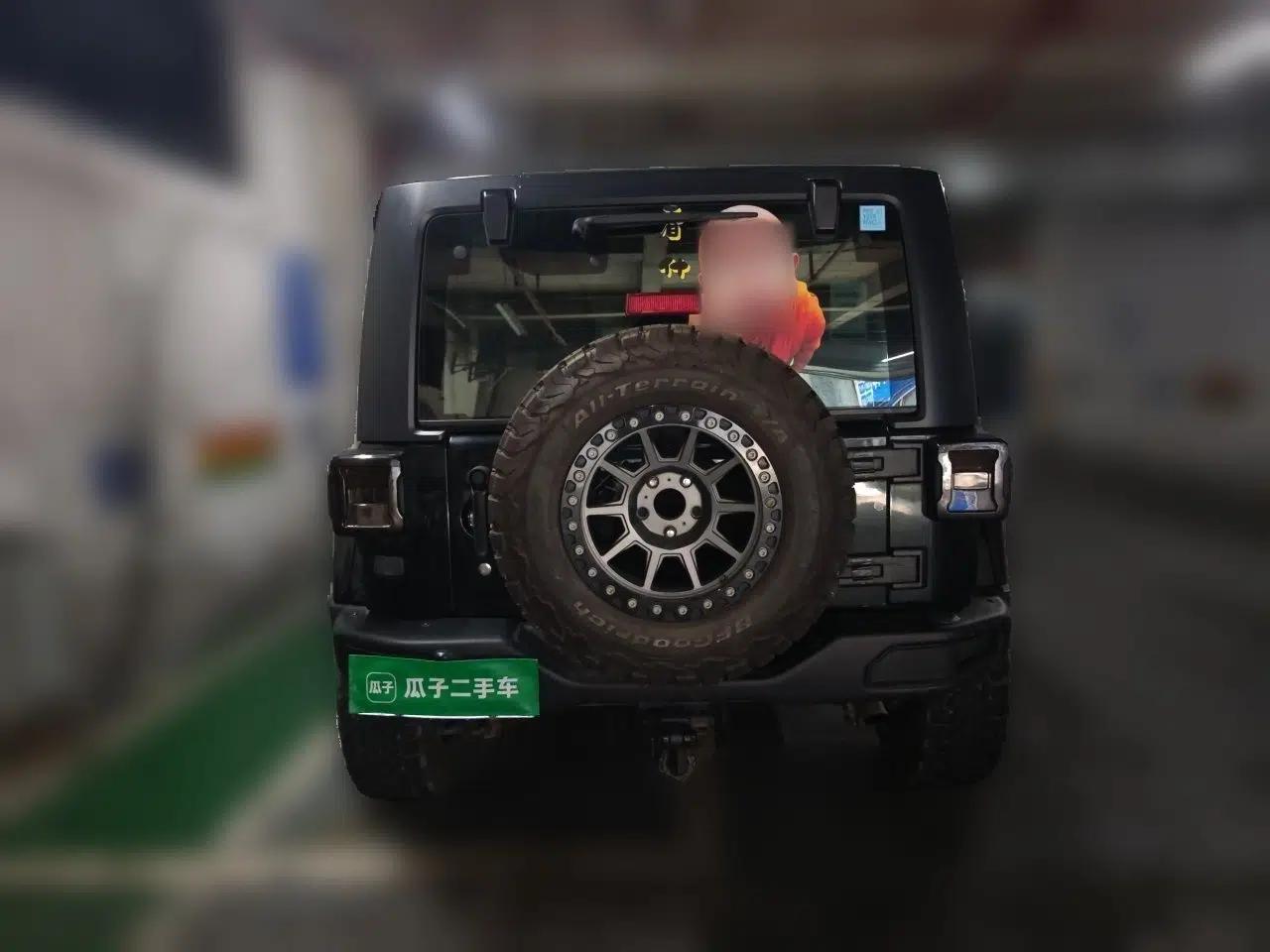 Jeep Wrangler 2012 3.6L Sahara Four-Door Edition — миниатюра 5