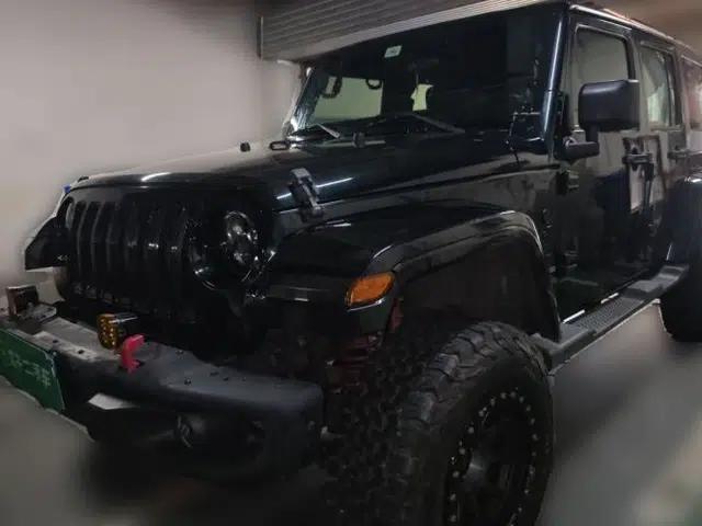 Jeep Wrangler 2012 3.6L Sahara Four-Door Edition