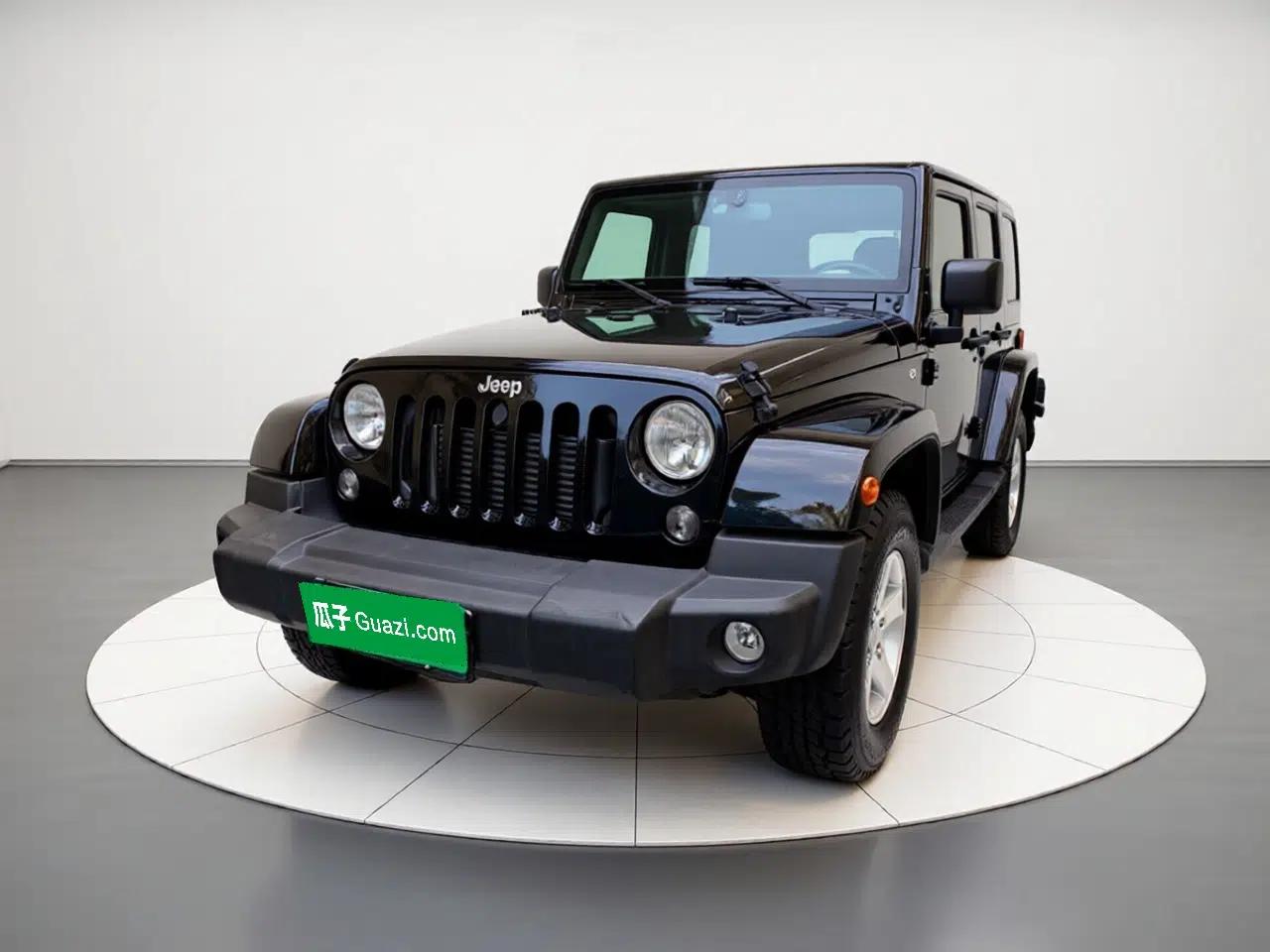 Jeep Wrangler 2014 2.8TD Sahara Four-Door Edition — миниатюра 1