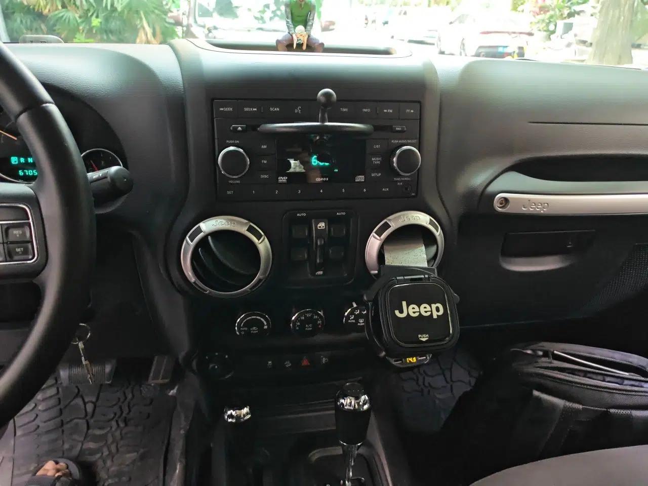 Jeep Wrangler 2014 2.8TD Sahara Four-Door Edition — миниатюра 12