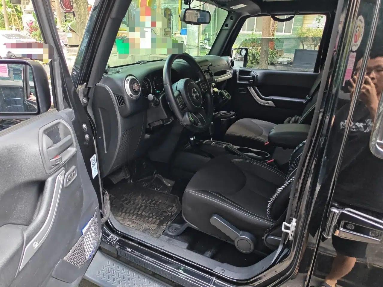 Jeep Wrangler 2014 2.8TD Sahara Four-Door Edition — миниатюра 19