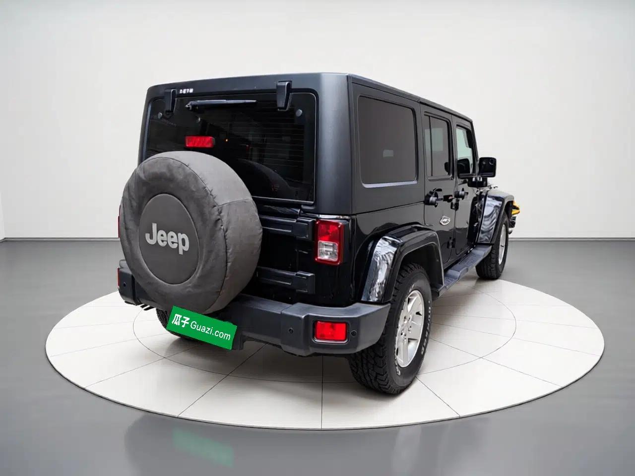 Jeep Wrangler 2014 2.8TD Sahara Four-Door Edition — миниатюра 6