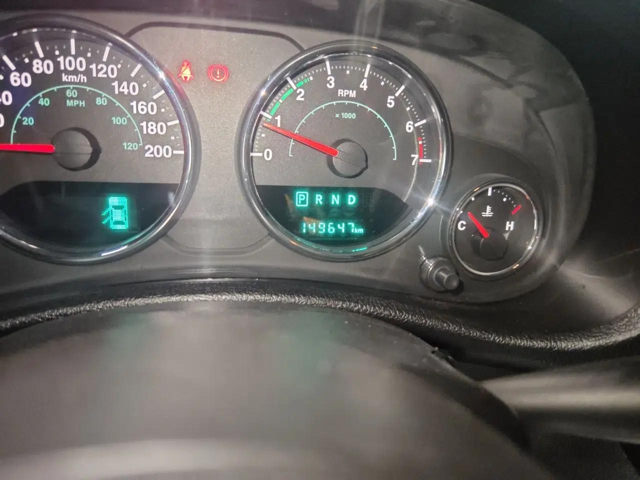 Jeep Wrangler 2015 3.6L Rubicon Four-Door Edition — миниатюра 12