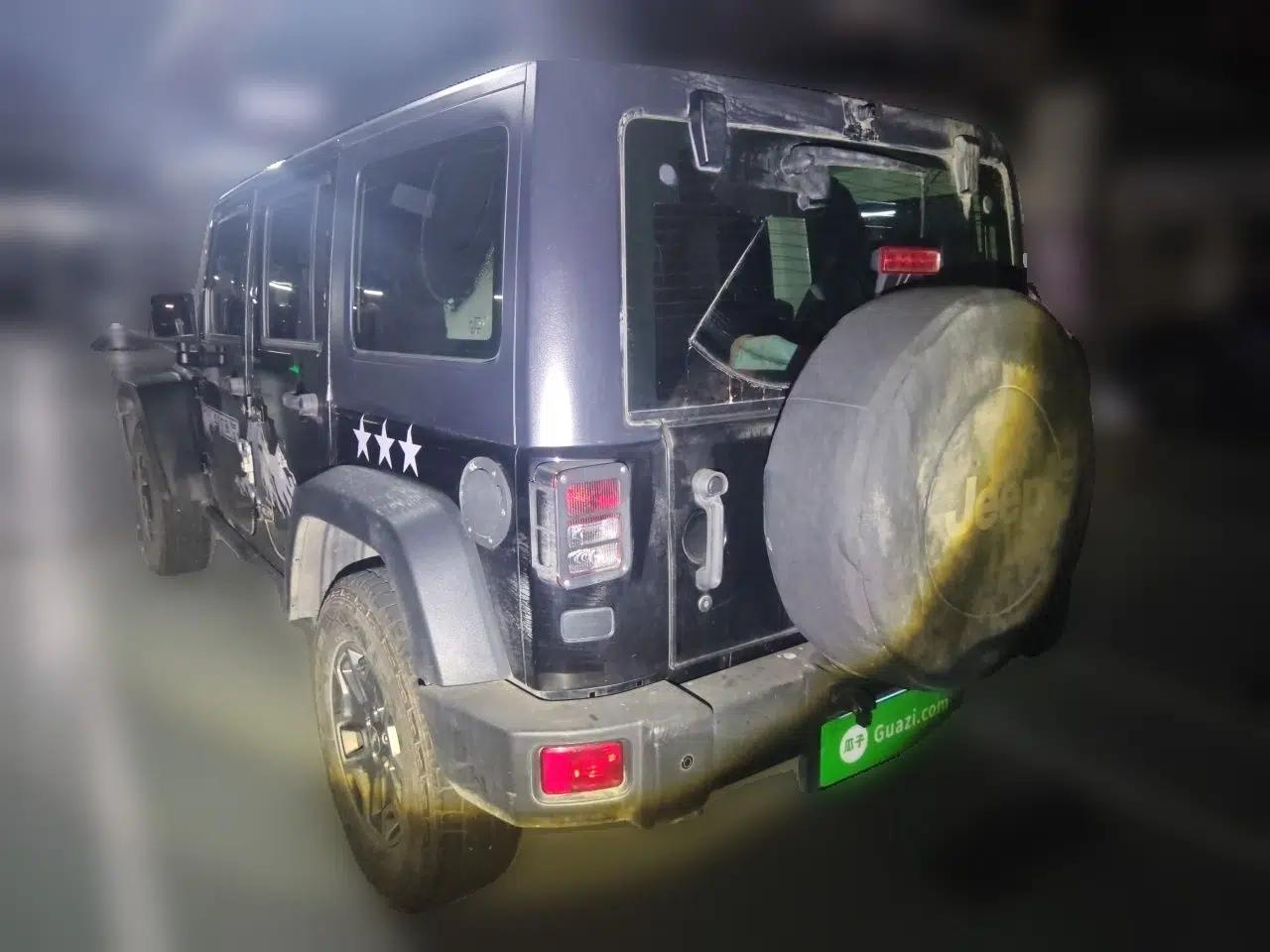 Jeep Wrangler 2015 3.6L Rubicon Four-Door Edition — миниатюра 4