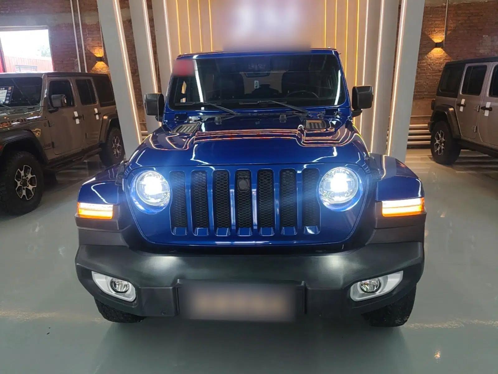 Jeep Wrangler 2018 2.0T Sahara Four-Door Edition — миниатюра 2