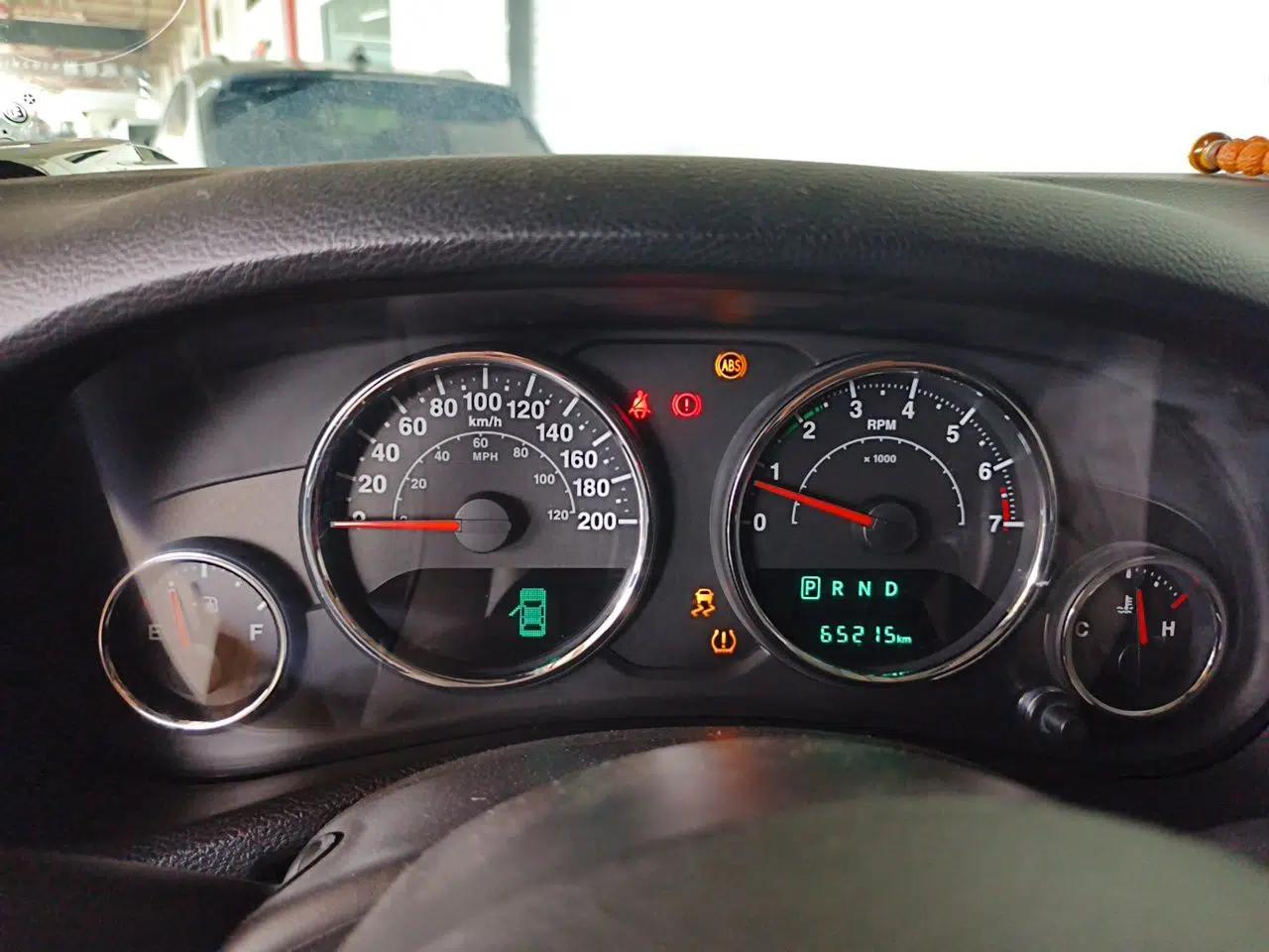 Jeep Wrangler 2014 3.0L Sahara Four-Door Edition — миниатюра 11