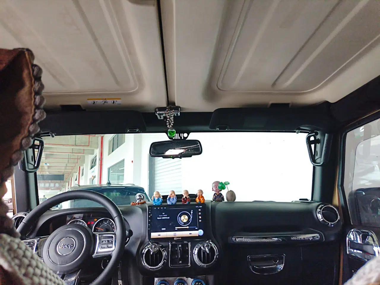 Jeep Wrangler 2014 3.0L Sahara Four-Door Edition — миниатюра 18
