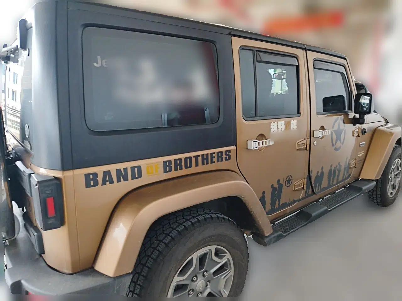Jeep Wrangler 2014 3.0L Sahara Four-Door Edition — миниатюра 6