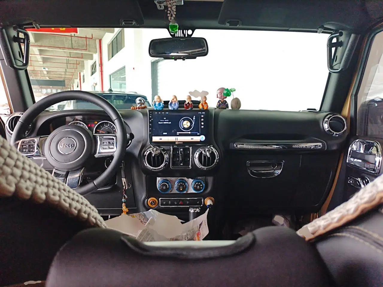 Jeep Wrangler 2014 3.0L Sahara Four-Door Edition — миниатюра 9