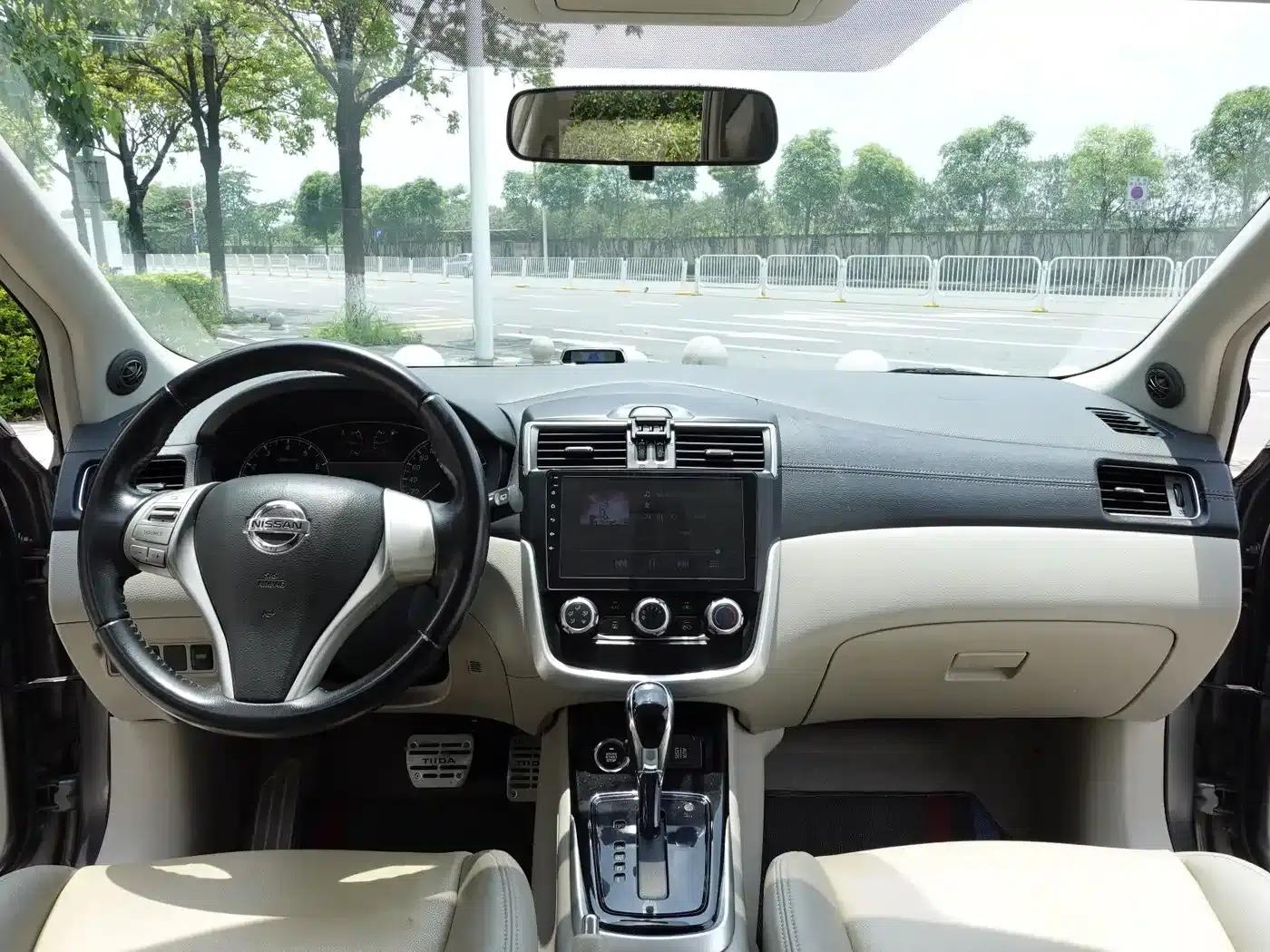 2016 Tiida 1.6L CVT Sport Edition — миниатюра 12