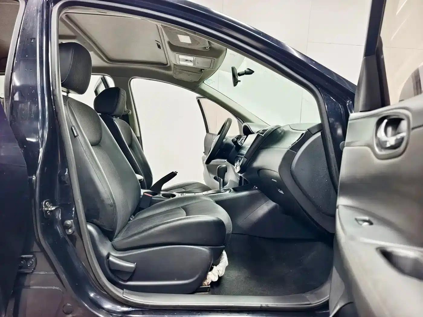 Tiida 2011 1.6L CVT Smart — миниатюра 14