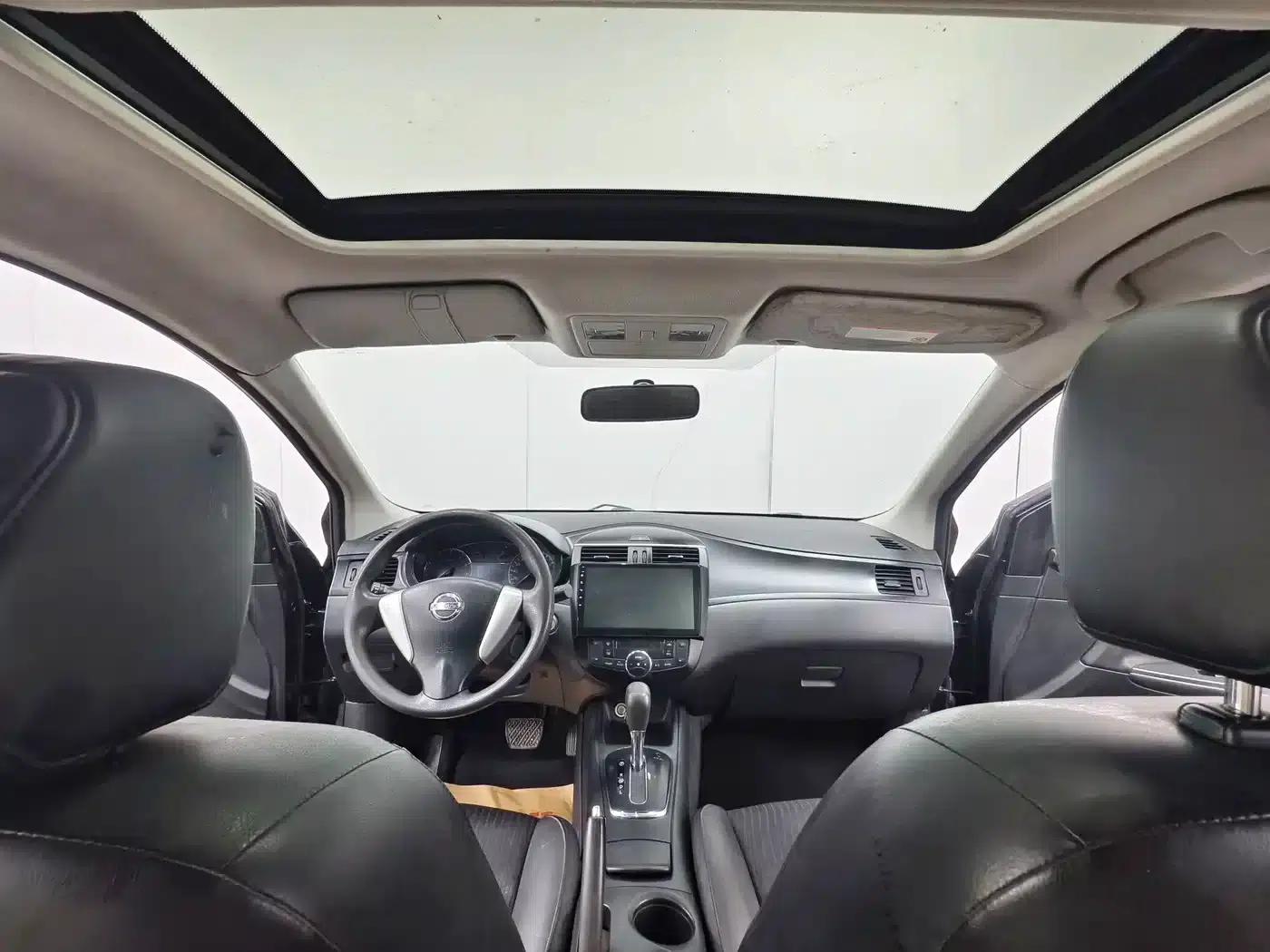 Tiida 2011 1.6L CVT Smart — миниатюра 10