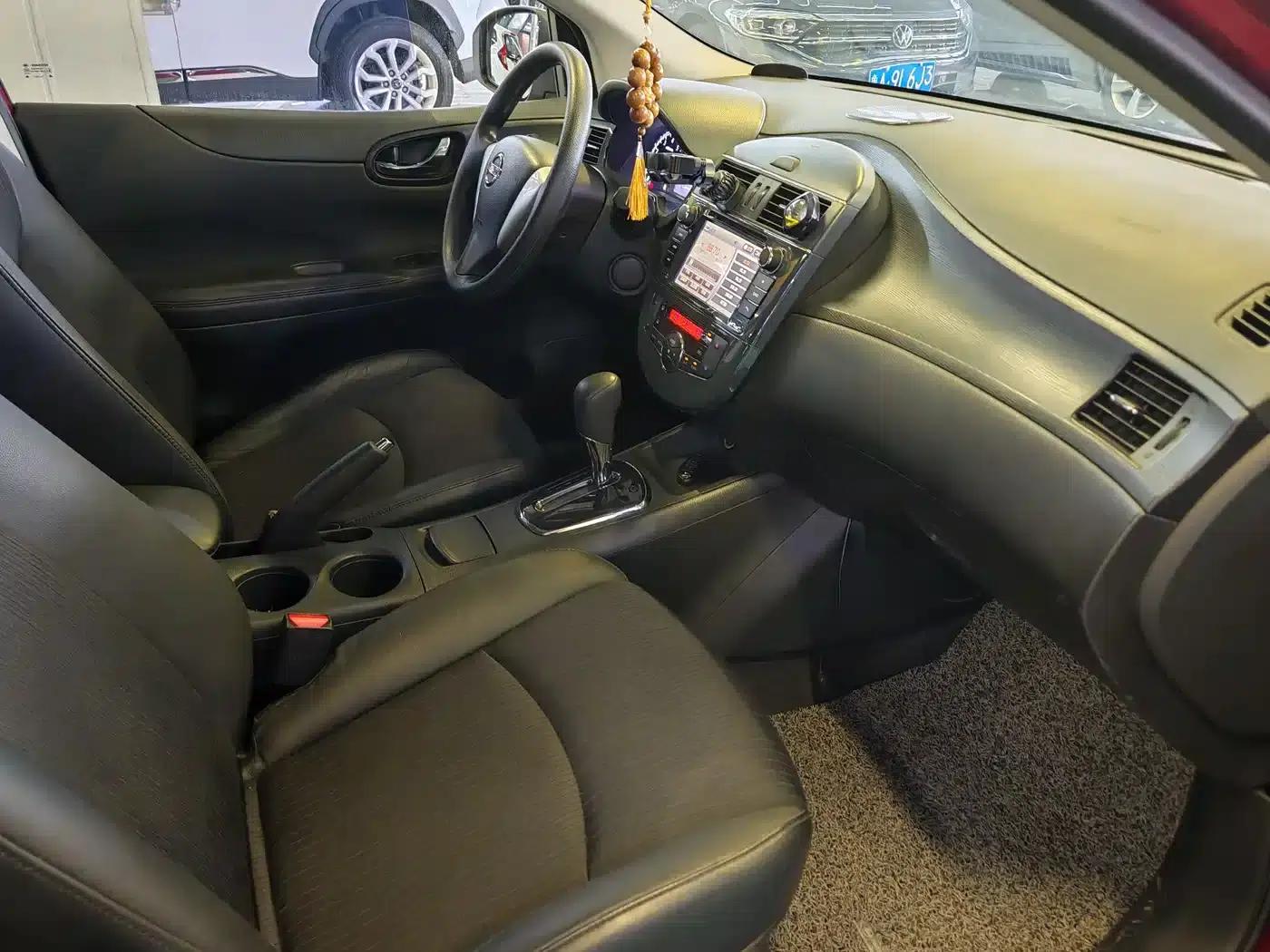 2013 Tiida 1.6L CVT Cool Edition — миниатюра 13