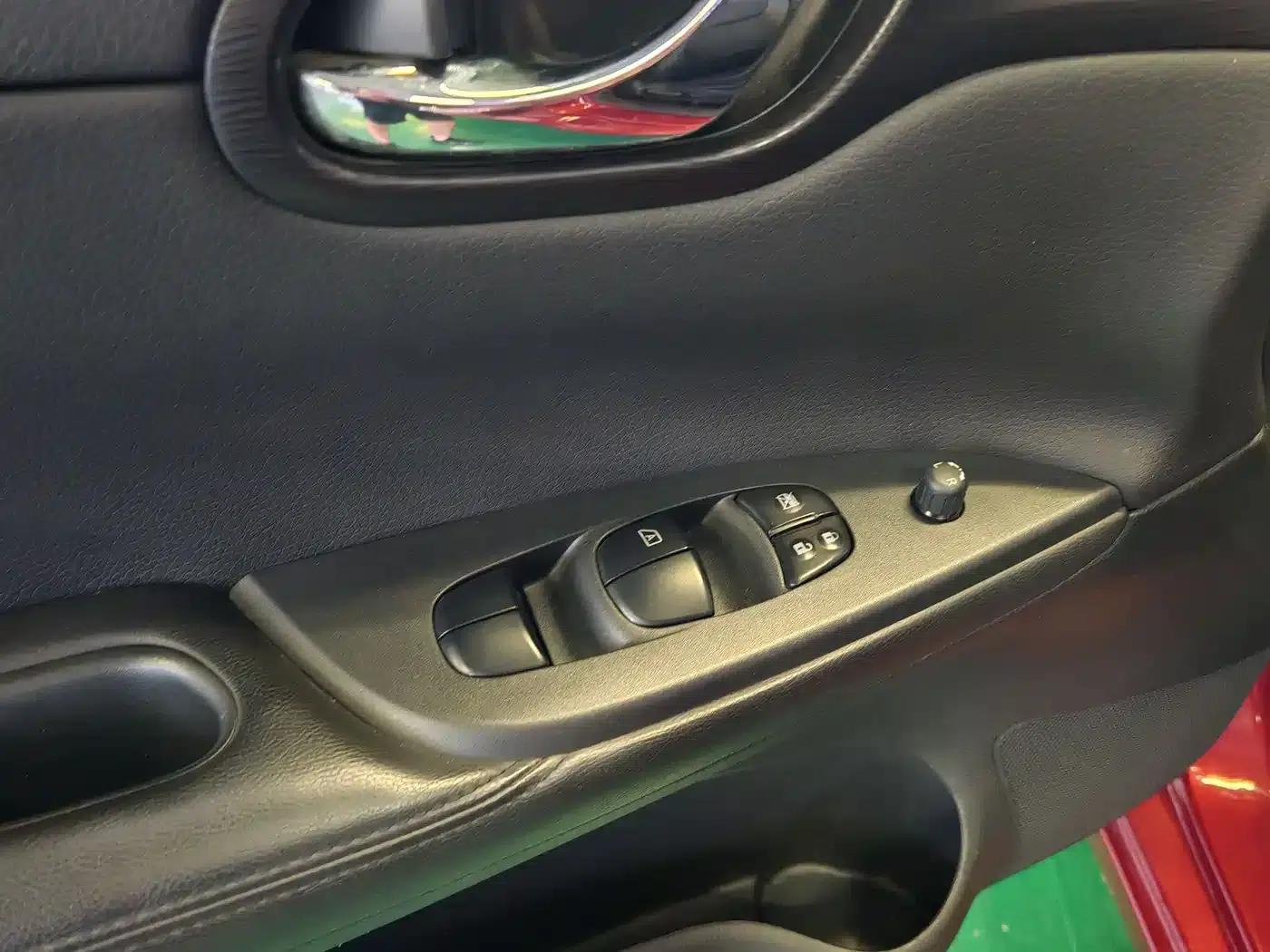 2013 Tiida 1.6L CVT Cool Edition — миниатюра 8
