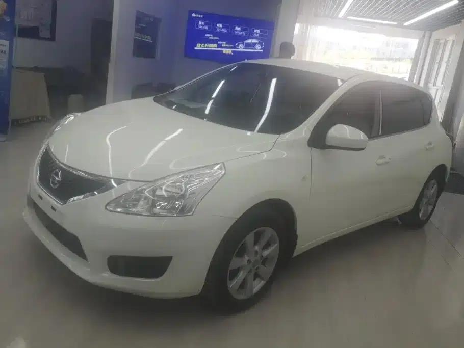 2011 Tiida 1.6L CVT Comfort Model — миниатюра 1