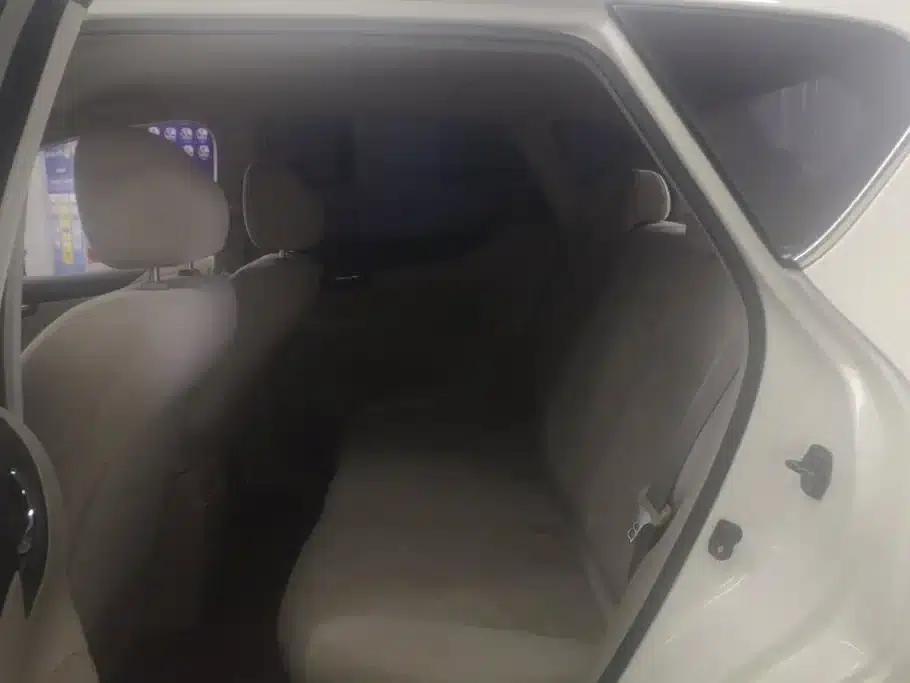 2011 Tiida 1.6L CVT Comfort Model — миниатюра 11