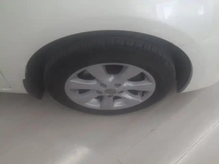2011 Tiida 1.6L CVT Comfort Model — миниатюра 6