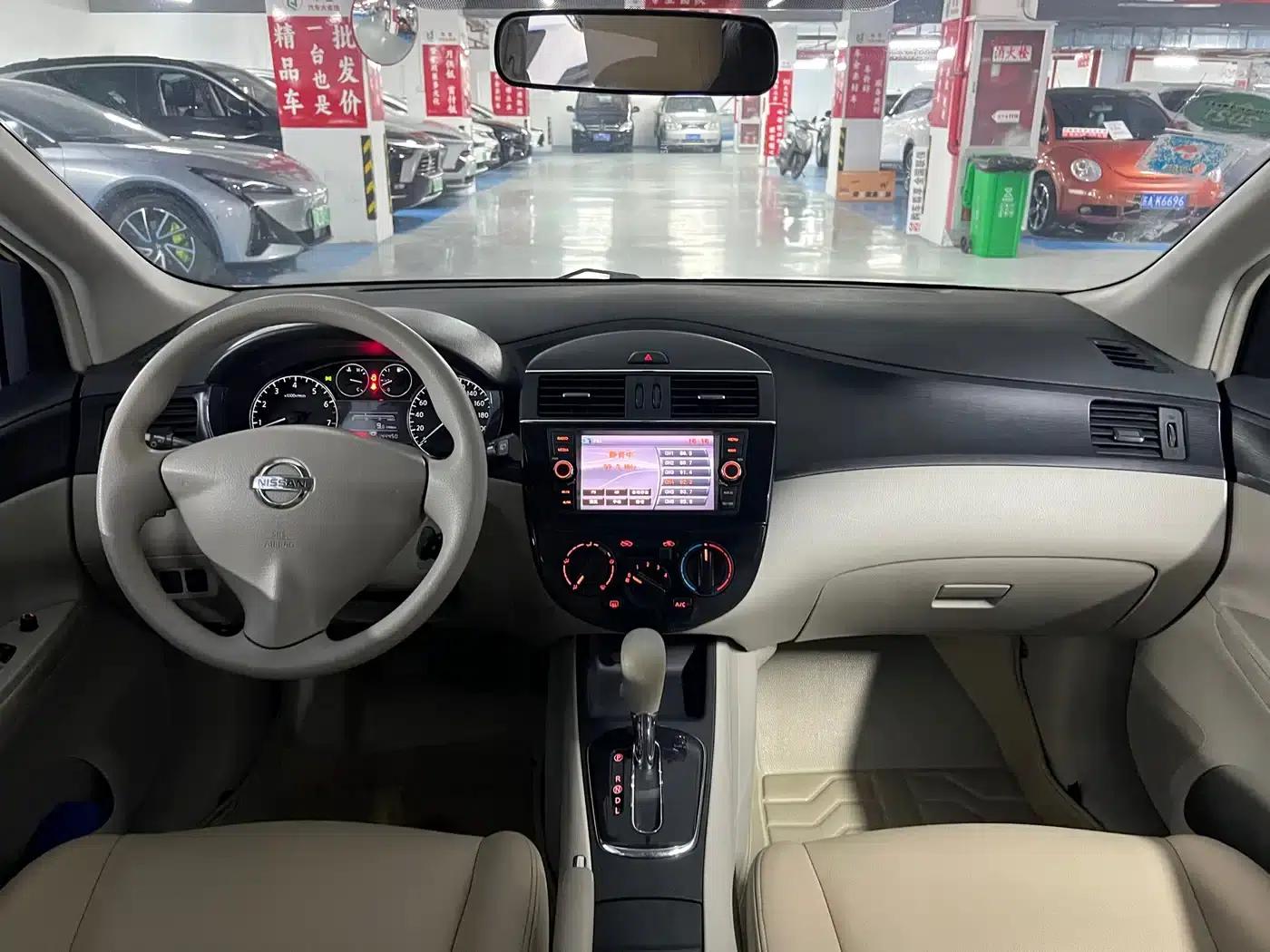 2011 Tiida 1.6L CVT Comfort Model — миниатюра 14