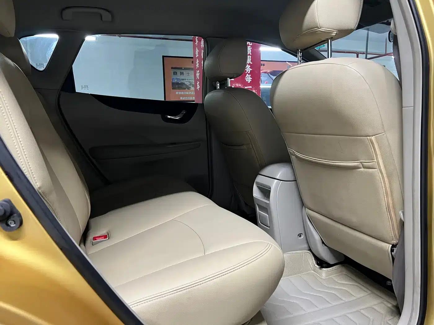 2011 Tiida 1.6L CVT Comfort Model — миниатюра 18