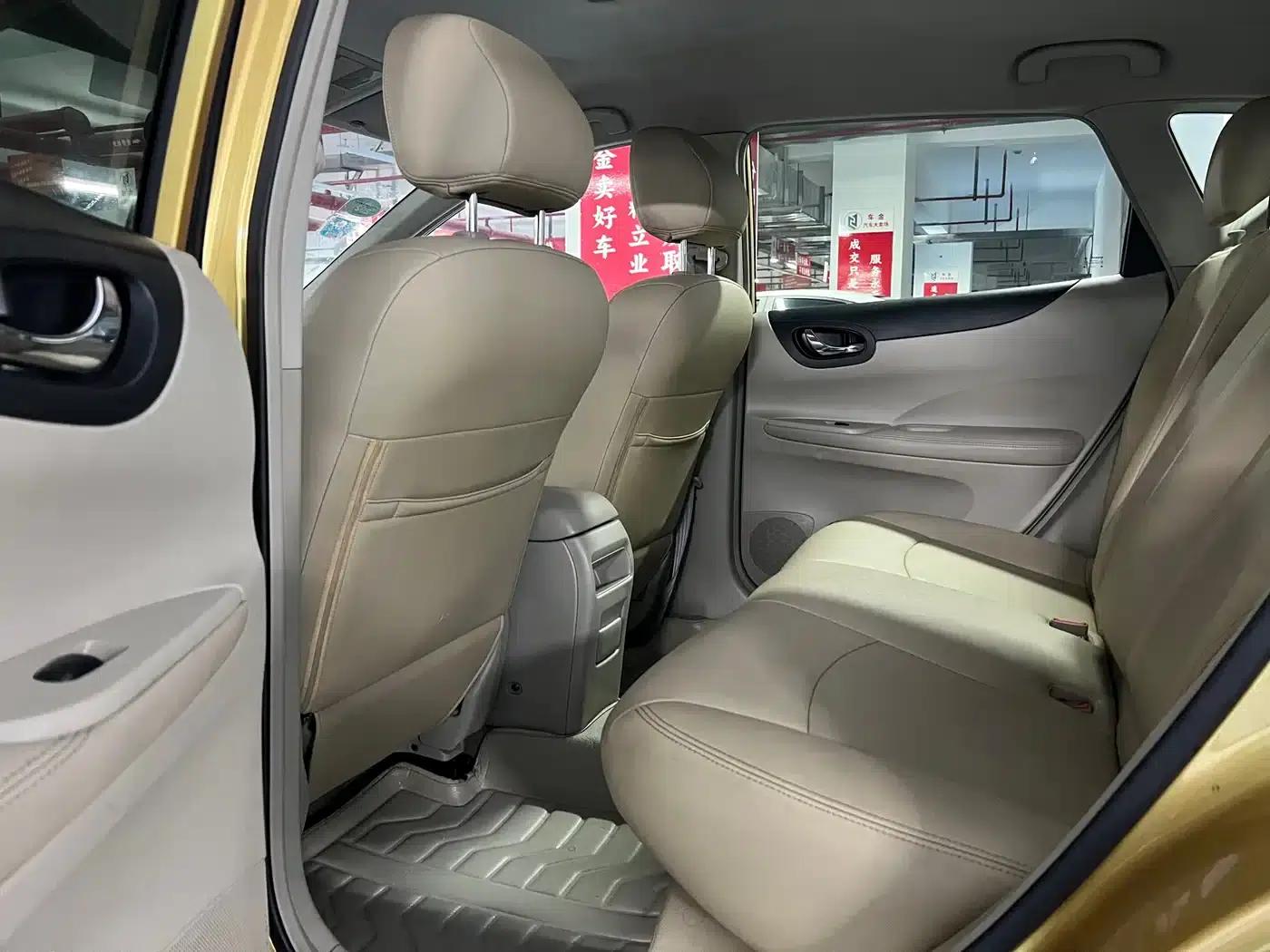 2011 Tiida 1.6L CVT Comfort Model — миниатюра 10