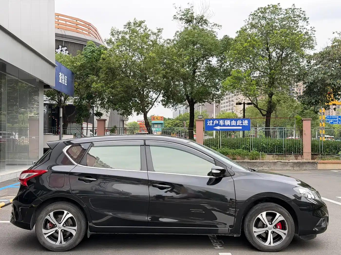 2016 Tiida 1.6L CVT Smart Edition — миниатюра 4