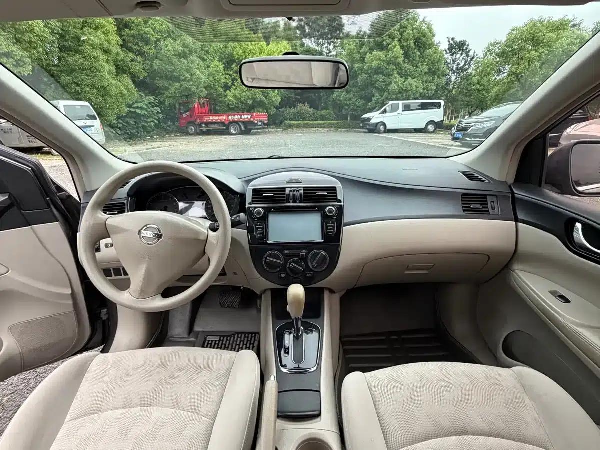 2011 Tiida 1.6L CVT Comfort Model — миниатюра 6