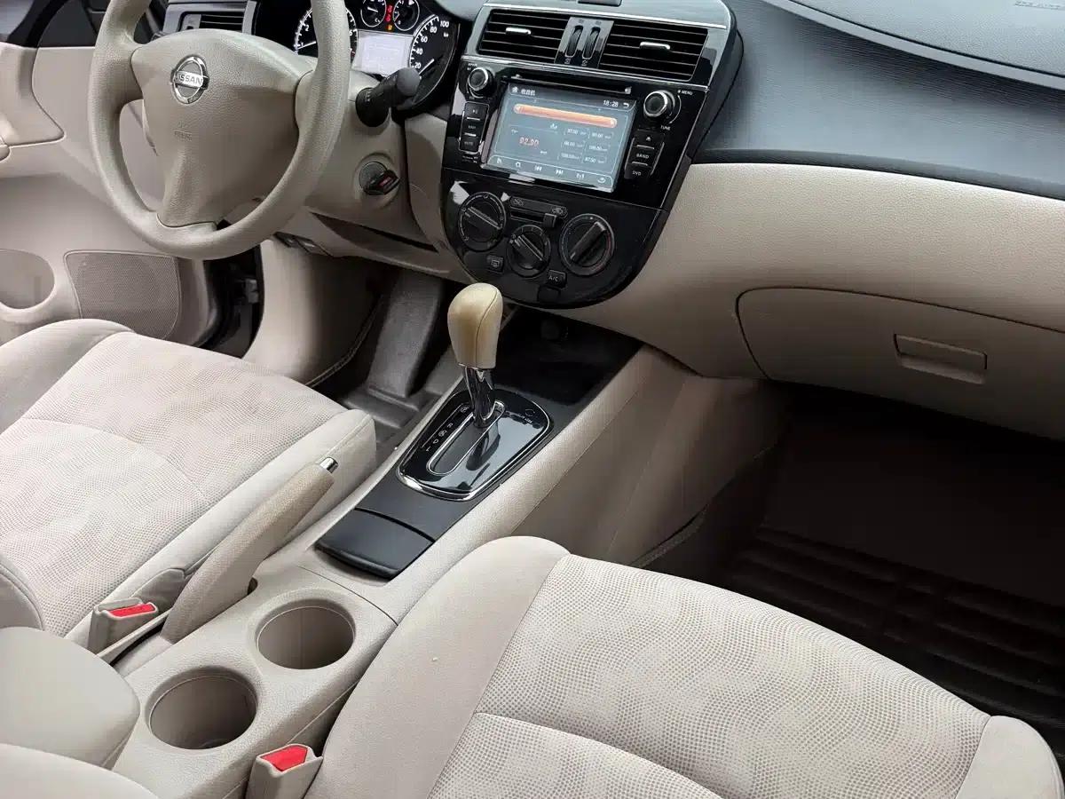 2011 Tiida 1.6L CVT Comfort Model — миниатюра 10