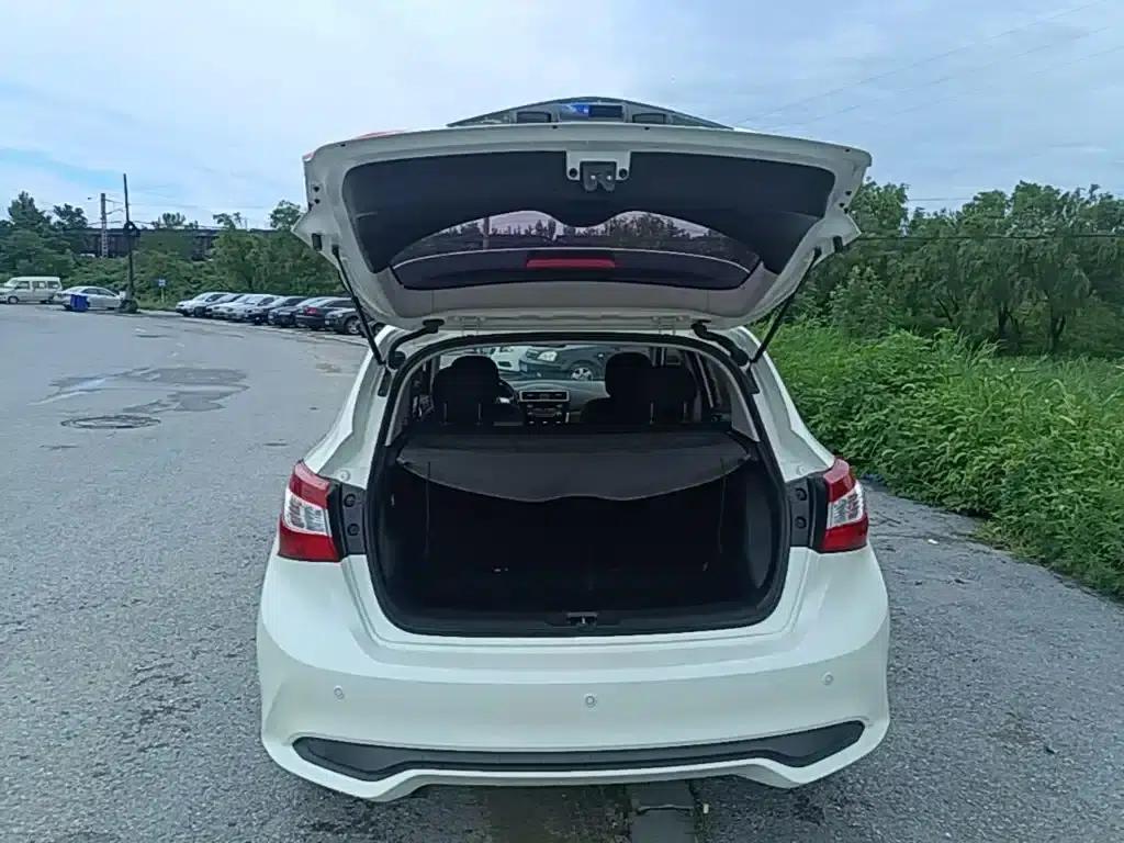 2016 Tiida 1.6L Manual Sport Edition — миниатюра 19