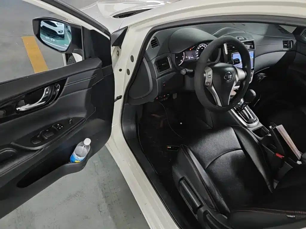 2021 Tiida 1.6L CVT Sport Edition — миниатюра 16