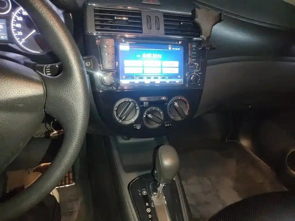 2014 Tiida 1.6L CVT Comfort Model — миниатюра 6